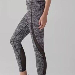 Lululemon Pace perfect 7/8 Highrise leggings in air time black white